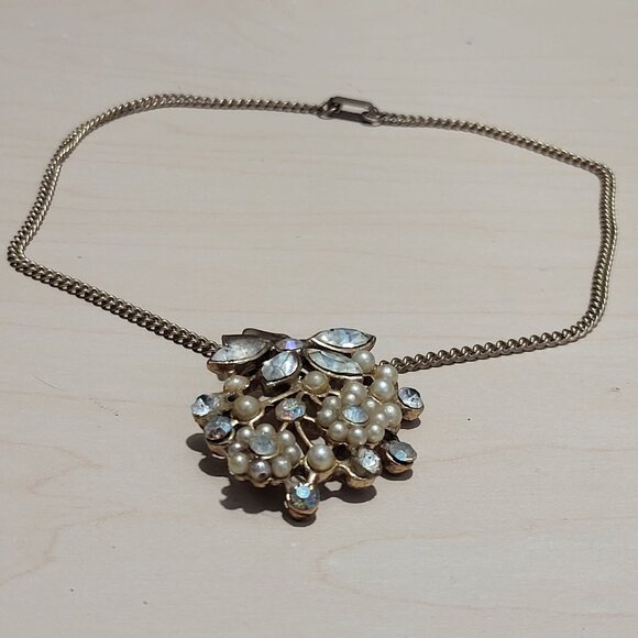 Vintage Clustered Floral Pendant Necklace Gold Tone - Picture 8 of 14